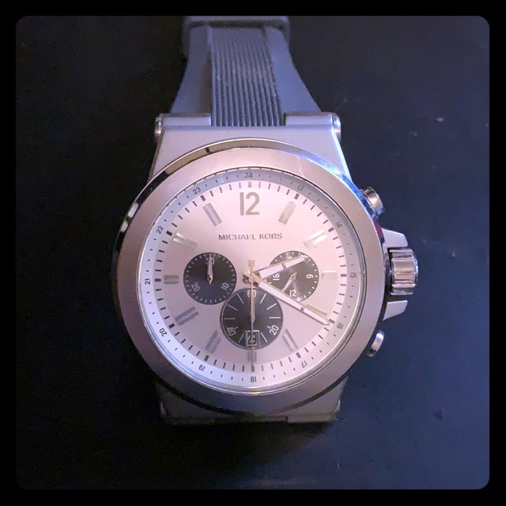 Micheal Kors Watch Unisex MK-8183 Silicone strap.